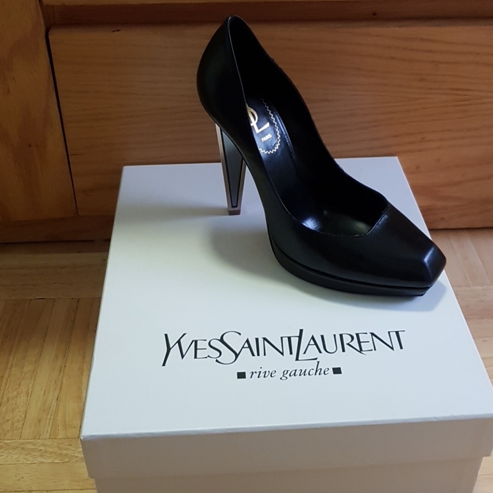 Yves Saint Laurent Heels